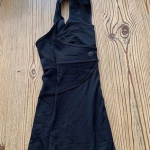 Lululemon tank top size 6